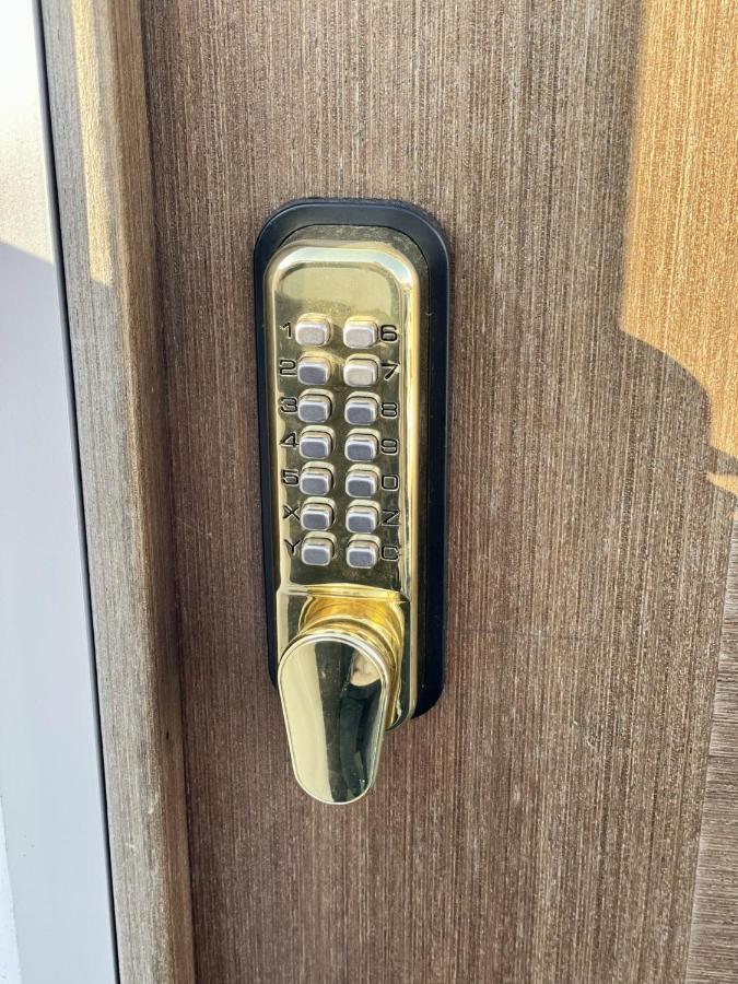 Modernus Kambarys Barzoje Ant Nemuno Otel Kaunas Dış mekan fotoğraf